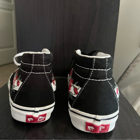 Rose Vine floral Vans 🥀 - Picture 6 of 10